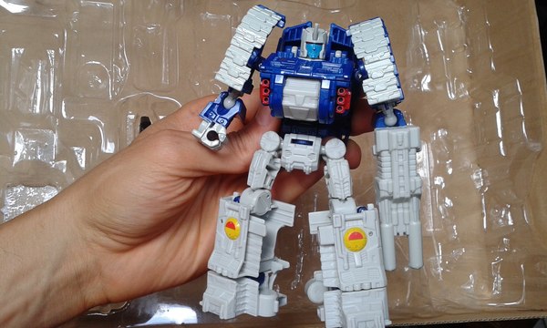 Entertainment Earth Exclusive Liokaiser   In Hand Photos Of Platinum Edition Combiner Wars Boxset  (9 of 24)